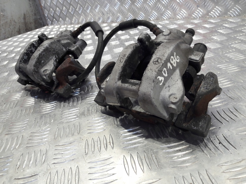 фото №1, Mercedes e w212 2014r супорт гальмівний задня