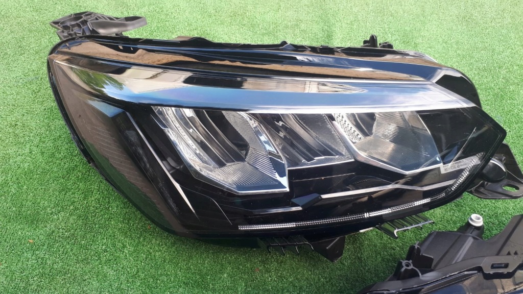 Peugeot 208 led новый model фары передние Доставка