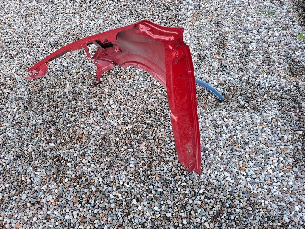 Крыло  передний перед правый  + камера tesla y 2020- под listę в Украине