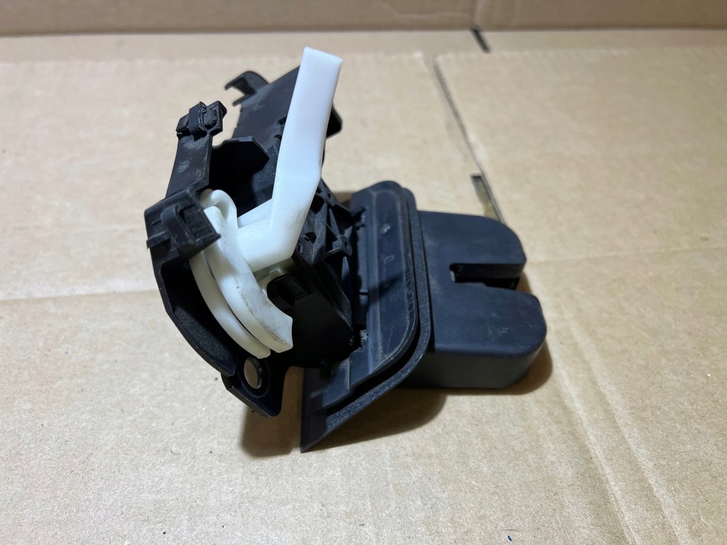 фото №6, Audi q7 4l замок крышки багажника задняя