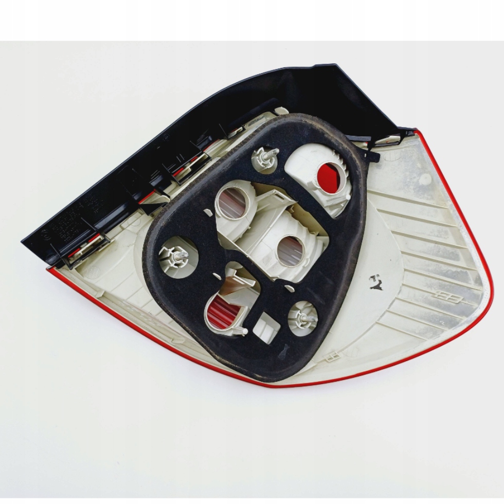 фото №10, Лампа левый задняя w крыло bmw 1 e81 e87 63216924501 nr437