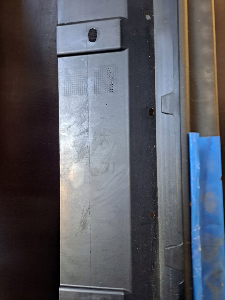 Bmw x1 f48 2.0 d 4x4 молдинг порог правая или левая новый 9 km с Разборки