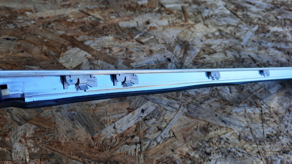 фото №15, Прокладка молдинг хром двері правий перед 30784291 volvo s80 v70 xc70 08-15r