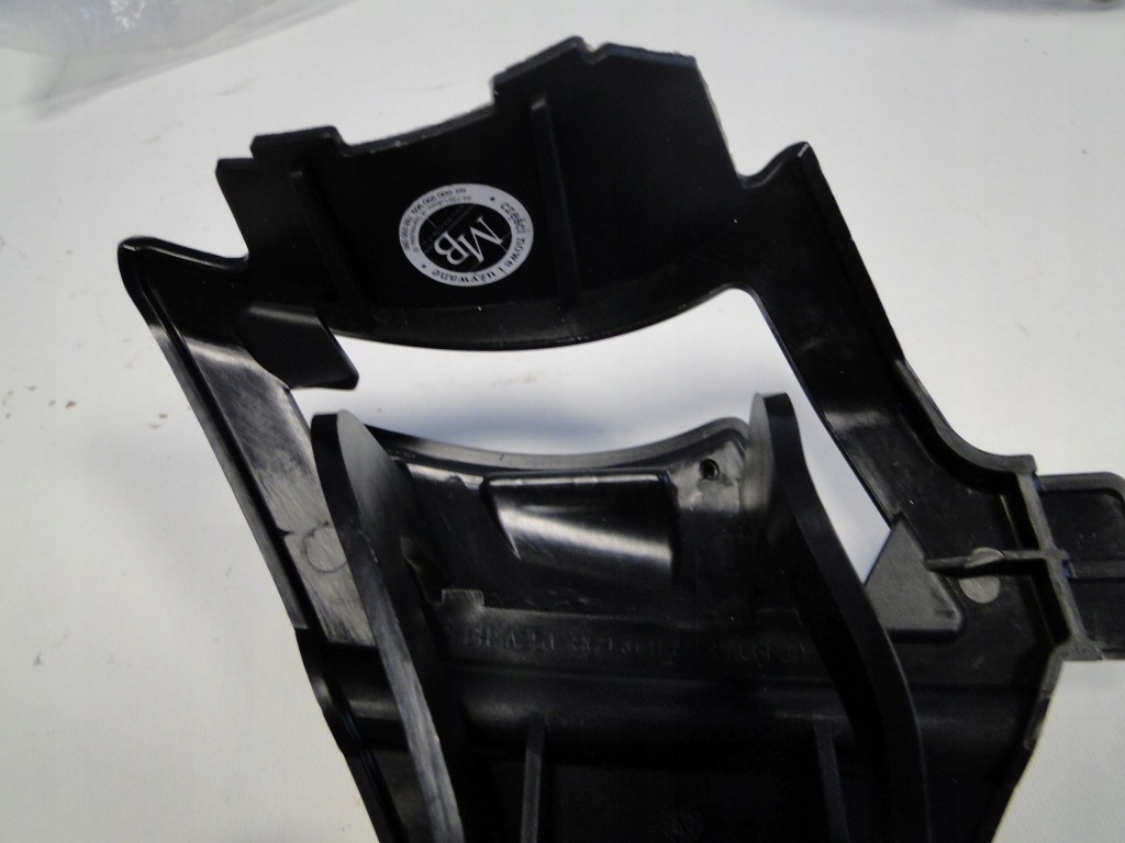 фото №8, Mercedes r w251 251 przed liftem заглушка na омивач ліва w бампер