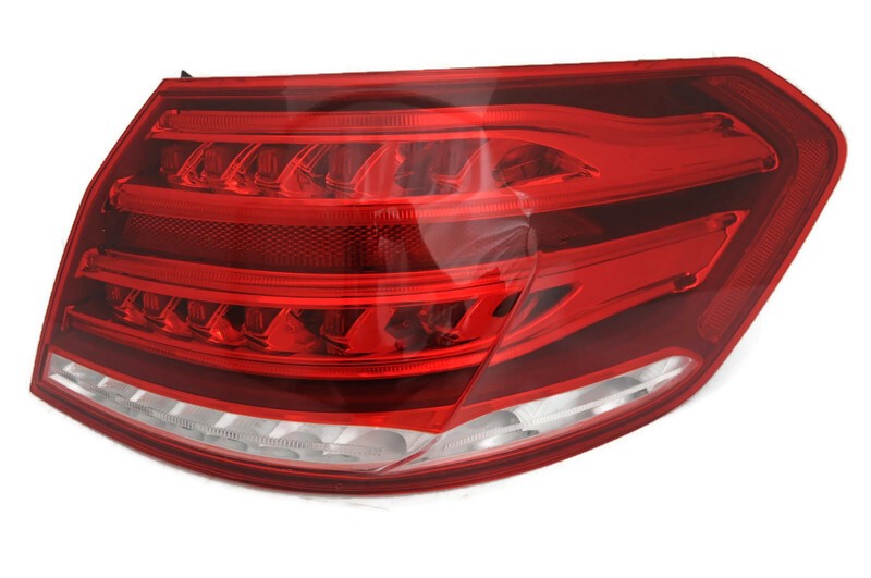 Купить Mercedes e w212 2013- фара задняя led правый  новая