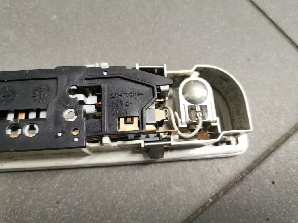 фото №6, Лампа потолочный audi a6 c6 4f0947111