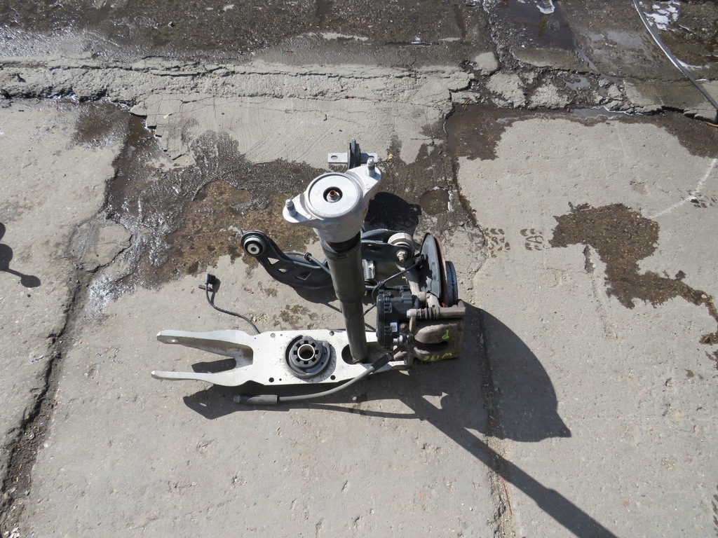 фото №1, Поворотний кулак права задня задня mercedes w176