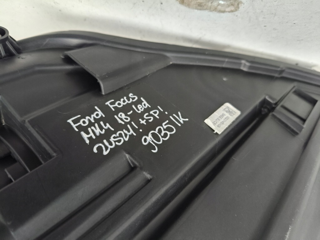 Фара правий фара ford focus mk4 18- led Доставка