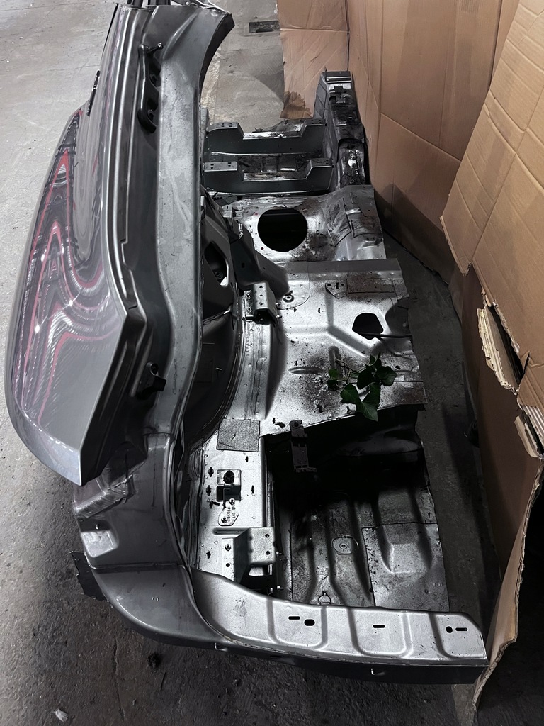 фото №13, Maserati levante m161 ліва задня чверть крила з стійка b 672/b