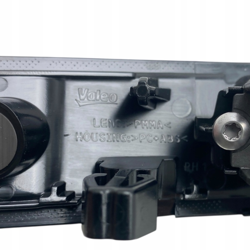 фото №13, Лампа отражатель бампера правый задняя renault v 5 ev e-tech 265407415r