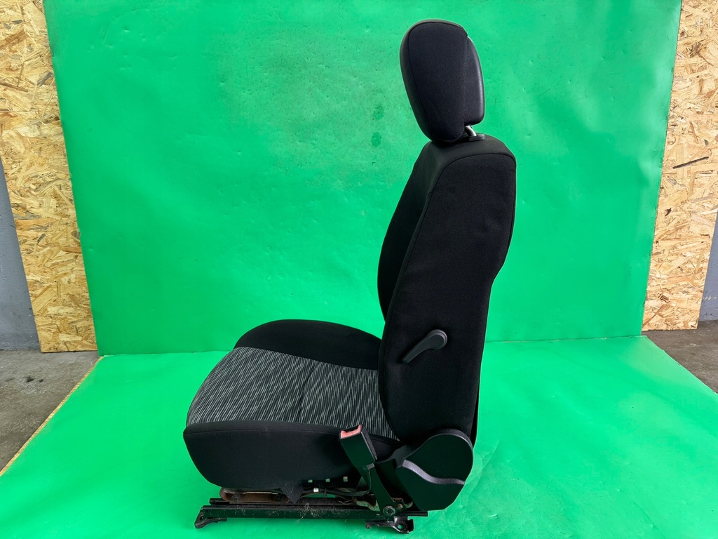 фото №14, Сиденье пассажира правый передний po czyszczeniu kia ceed i 1 06- 5 дверь europa