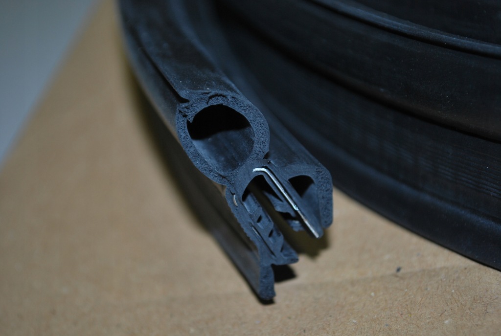 фото №4, Прокладка дверь vw transporter t4 дверь задние