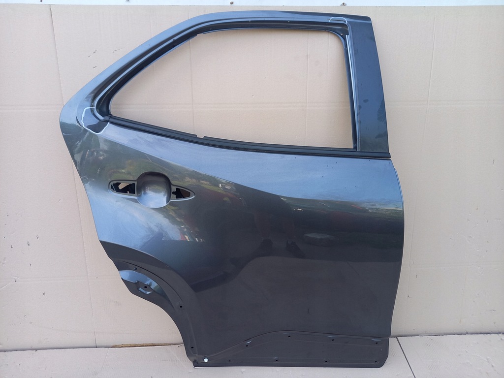 фото №1, Toyota yaris cross дверь задние правое задняя