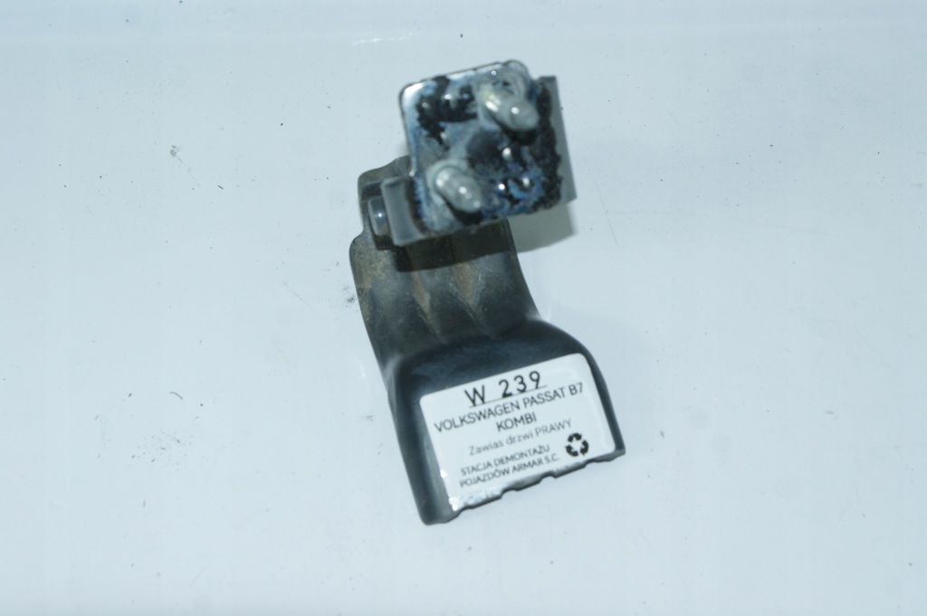 фото №11, Петля кришки багажника правий volkswagen passat b7 kombi 3c9827302d