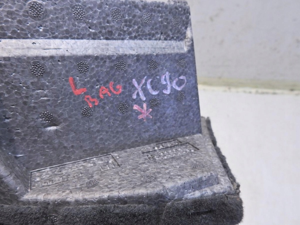 фото №2, Пена вкладыш багажника левый volvo xc90 i