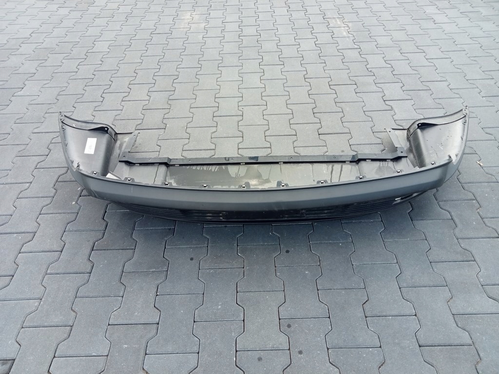 фото №8, Porsche taycan 9j1 - бампер спойлер диффузор задняя 9j1807983f