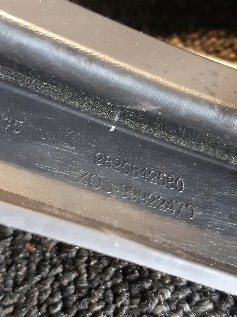 фото №8, Направляющая бампер правый задняя 9825842580 peugeot 2008 ii