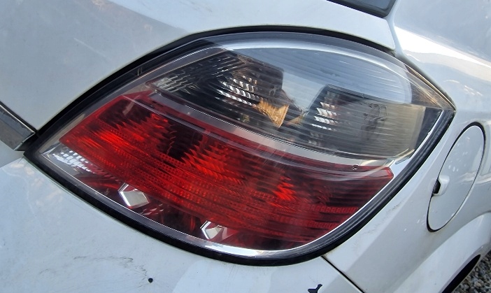 фото №1, Лампа задняя p+l opel astra h hb 2005r