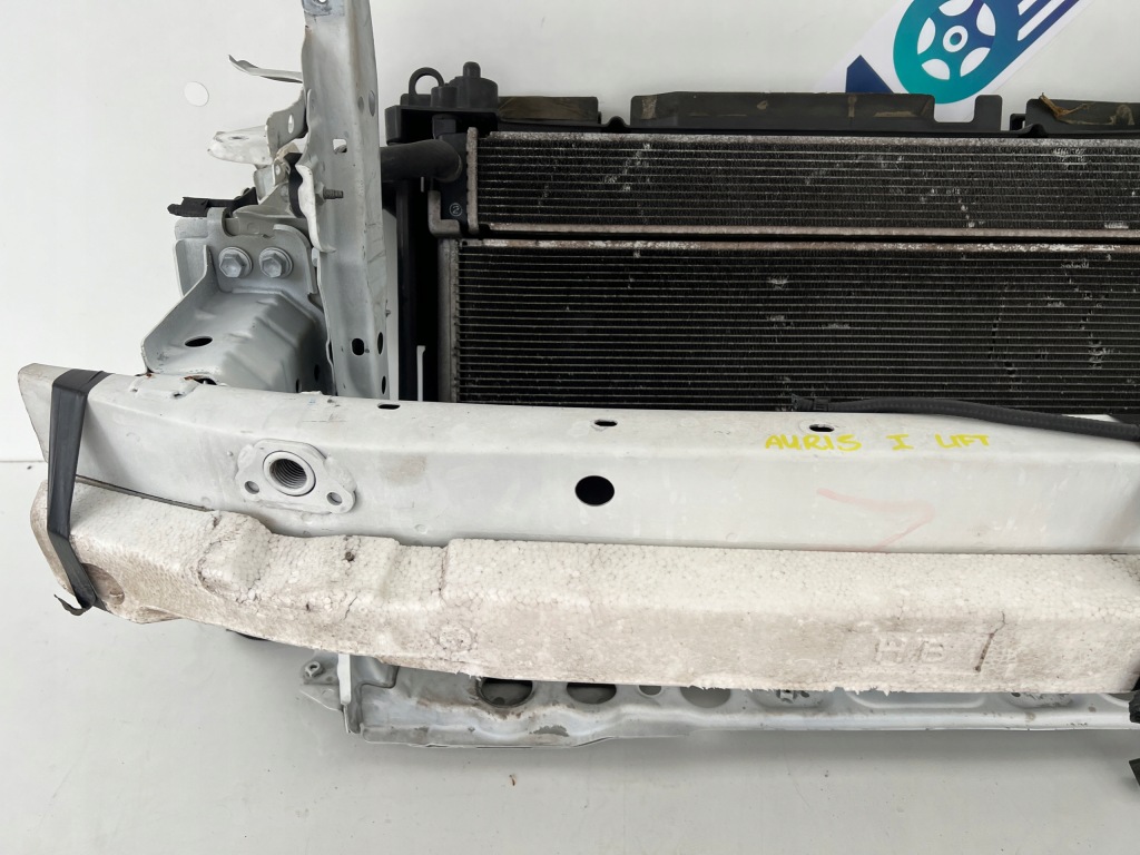 Ремінь передній балка радіатор комплект радіатор toyota auris 1 рестайлінг  гібрид європа Ціна