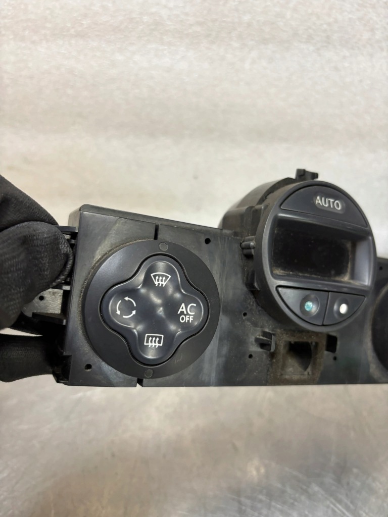 фото №4, Панель обдув renault kangoo ii 2 iii 3 275108599r