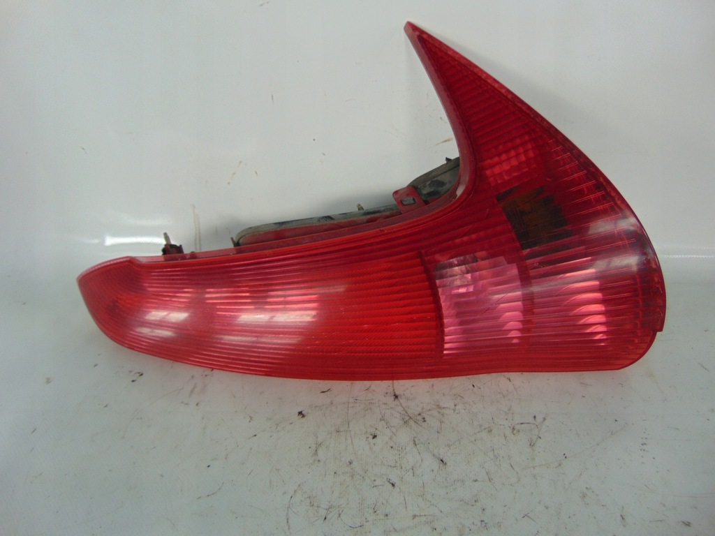фото №1, Peugeot 206 лампа задняя правая