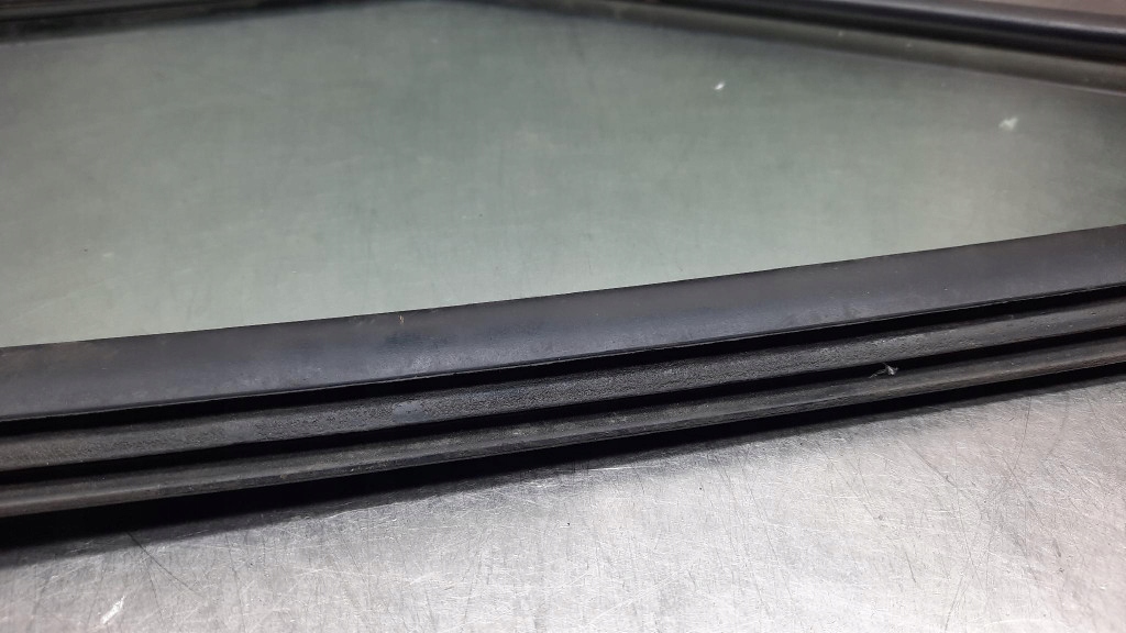 фото №16, Стекло дверь правый перед треугольник fiat ducato ii 01r