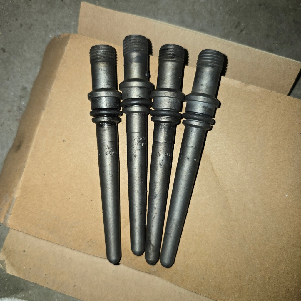 Купити Mercedes atego axor actros патрубок трубка пального форсунки w головки