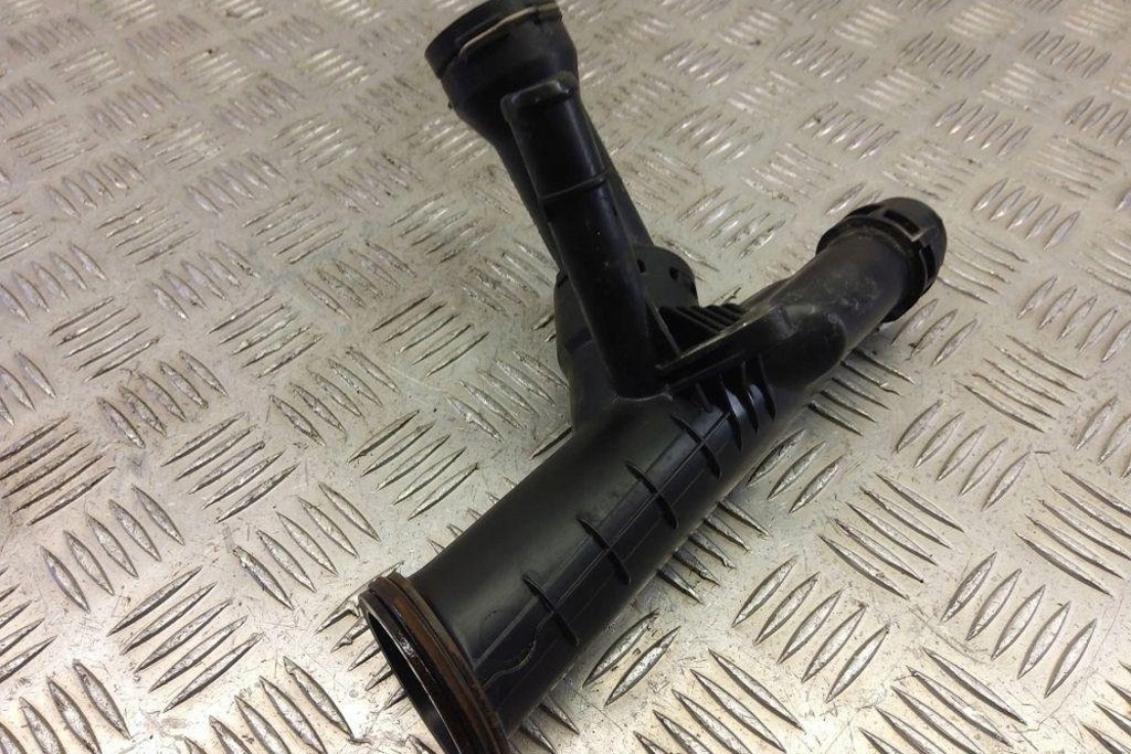 фото №11, Труба охлаждение audi 04l121026r 1.97l дизель 2017