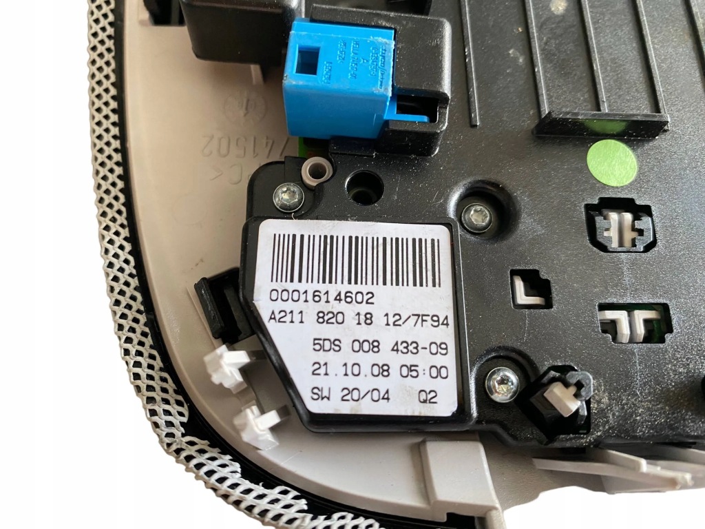 фото №7, Mercedes-benz e w211 лампа потолочный 2118201812