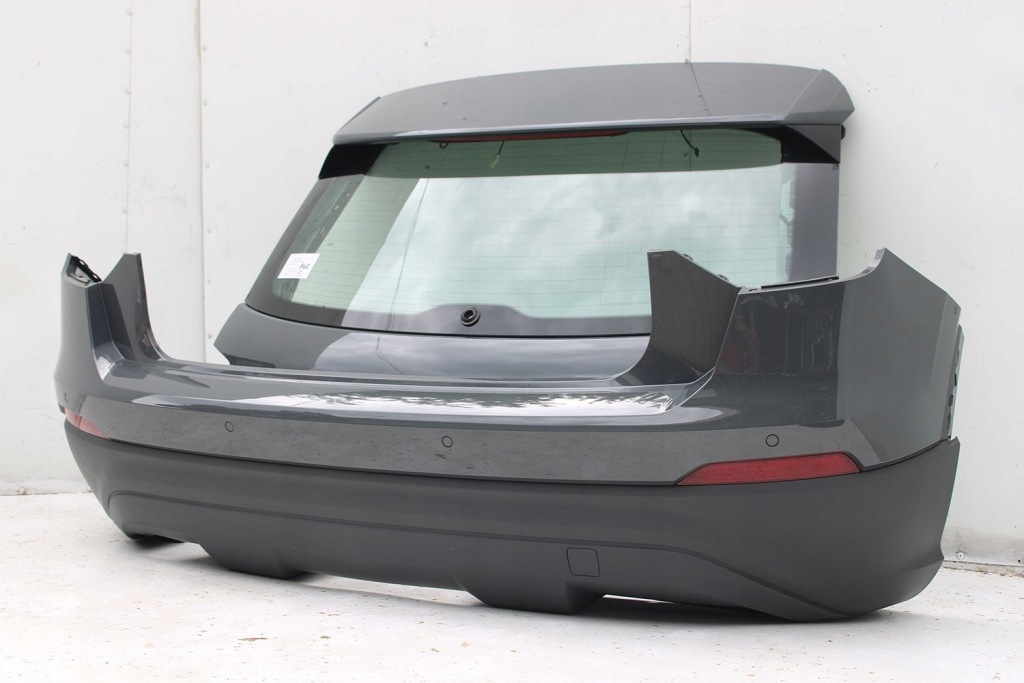 Audi q2 задня бампер + кришка багажника багажника + лампи лампа задній колір: g3g3 lx7m Ціна