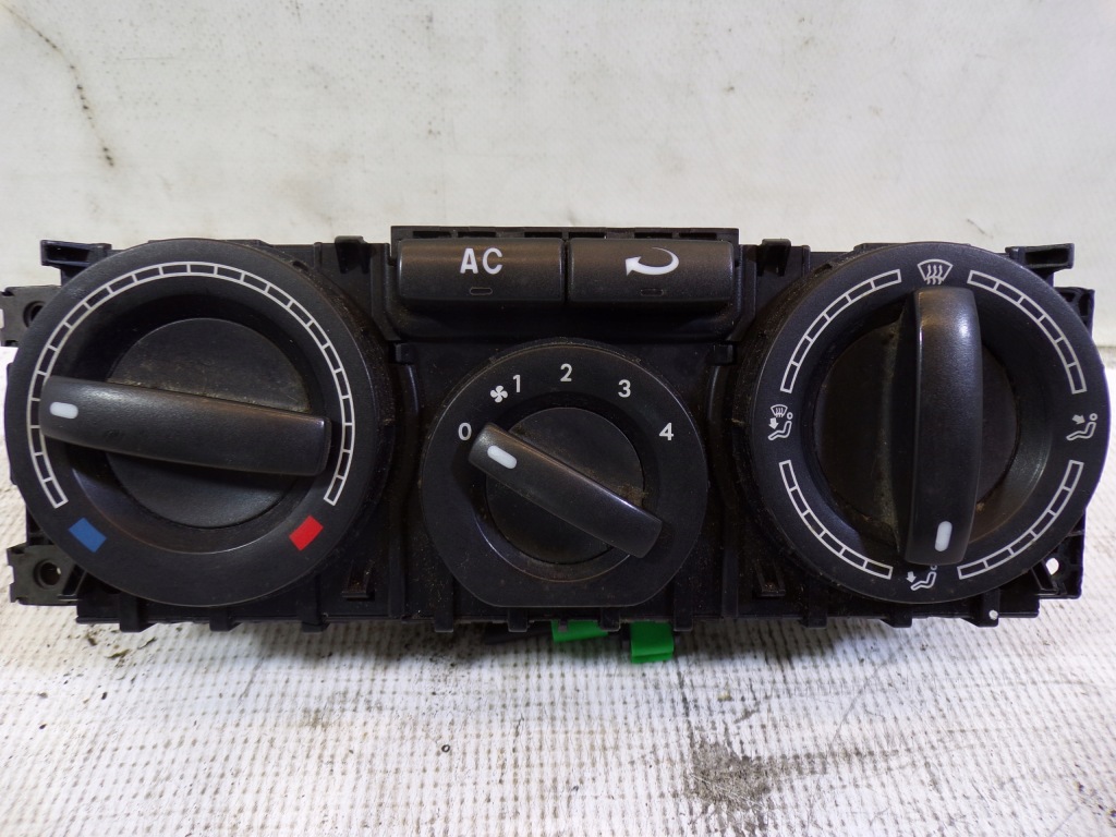 Купити Панель обдув кондиціонера volkswagen transporter t5 7h0820045d9b9