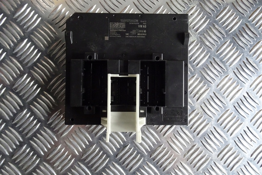 фото №1, Vw t-roc - модуль комфорта 5q0937084dm