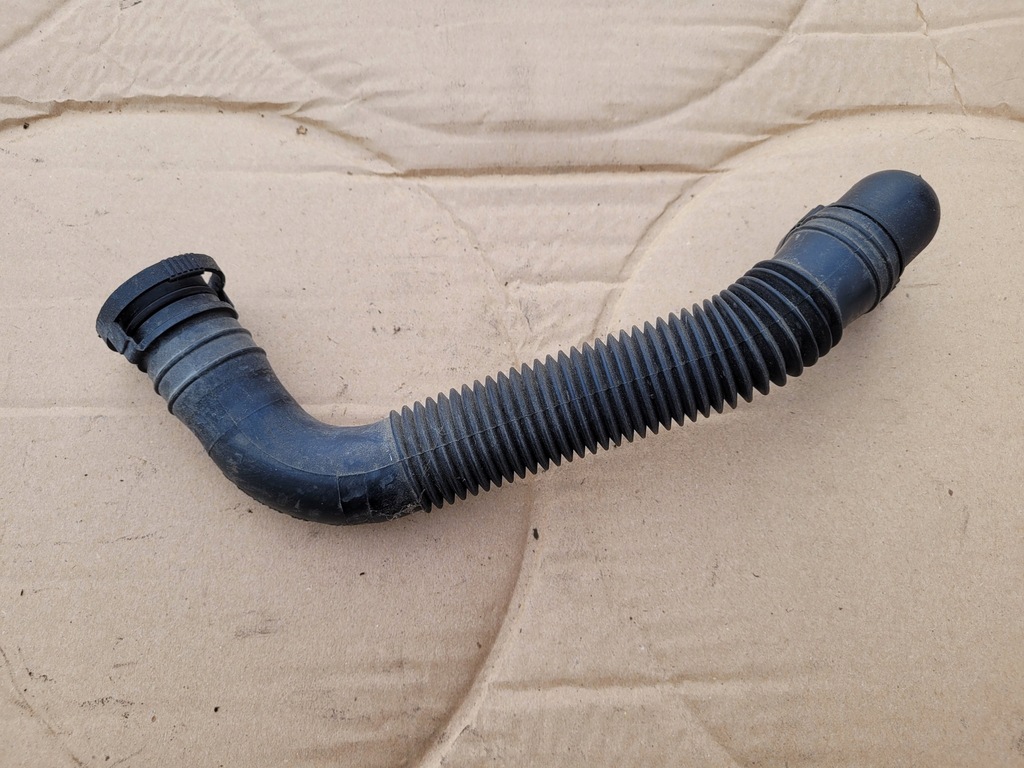 фото №1, Шланг трубка повітря golf 4 bora leon audi a3 8l octavia 1.6 1j0131128