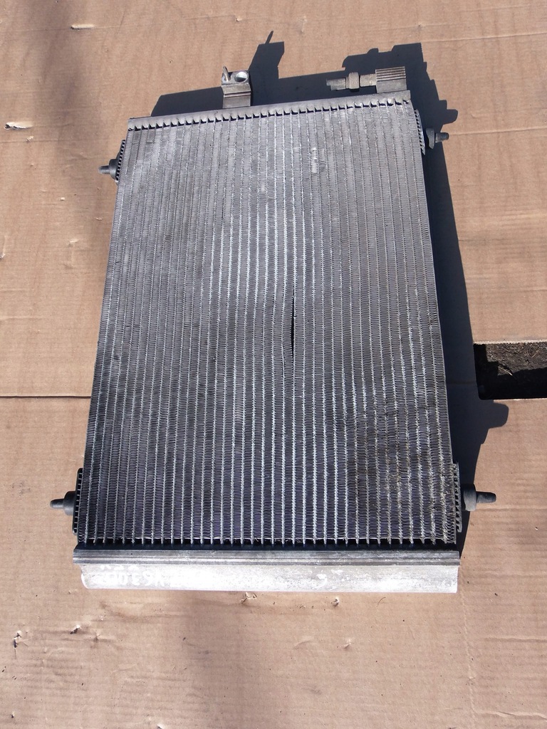 фото №1, Радиатор кондиционера 3,0 v6 peugeot 607