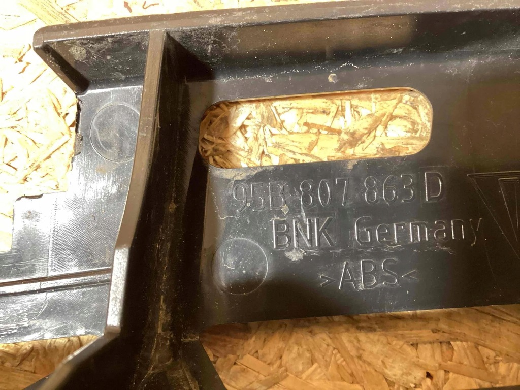 фото №7, Porsche macan 2024 з задній елементи кріпильні