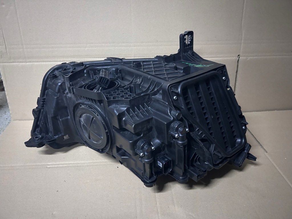 Фара ліва правий audi q3 83a full led комплект європа в Україні