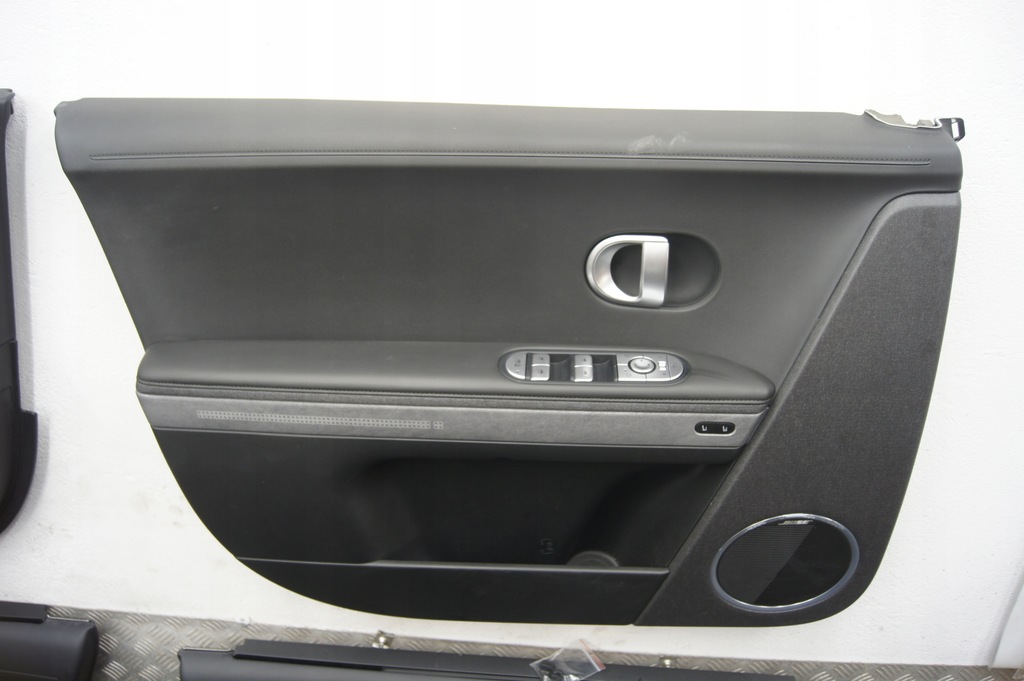 фото №12, Сидіння заднє сидіння оббивка обшивки ioniq 5 електрик