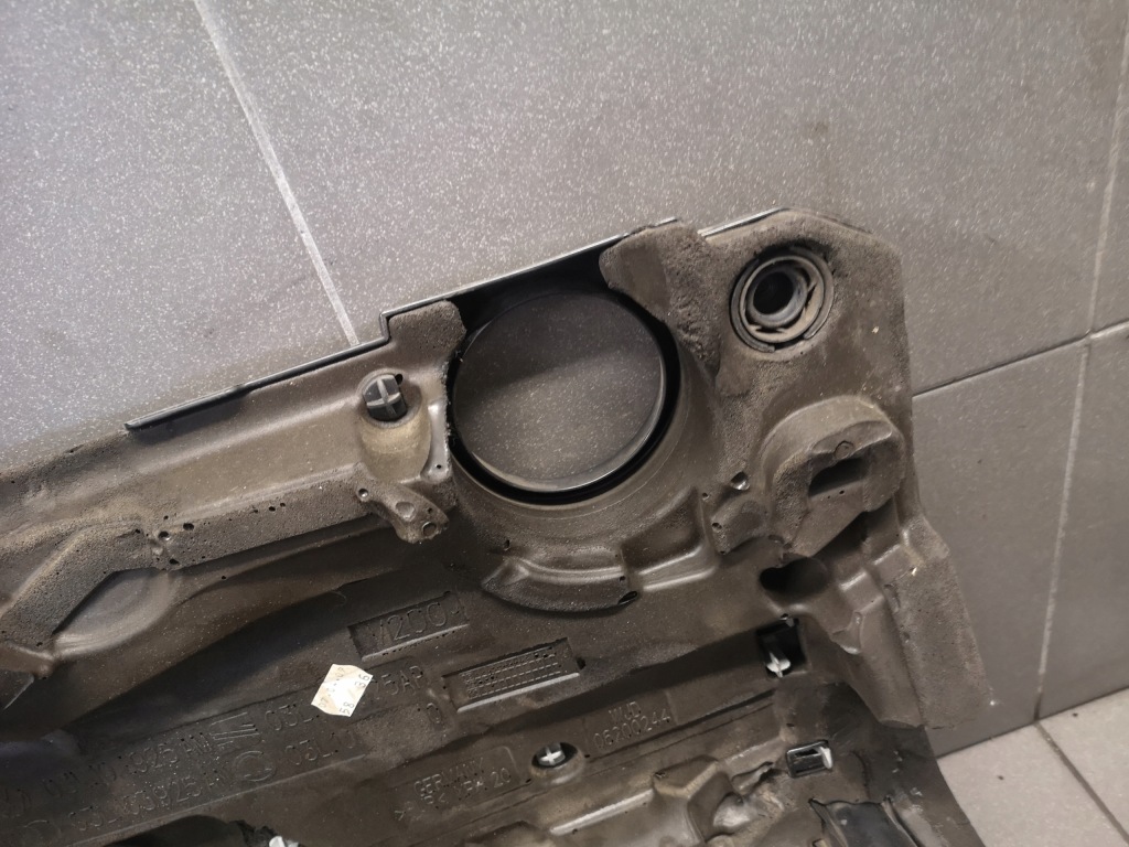 Захист двигуна верхній vw passat b6 tdi 03l103925am Зі Шроту