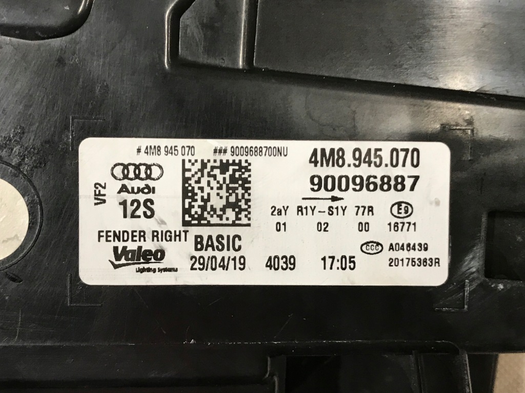 фото №5, Audi оригинальный номер 4m8945070 лампа задняя комбинированная