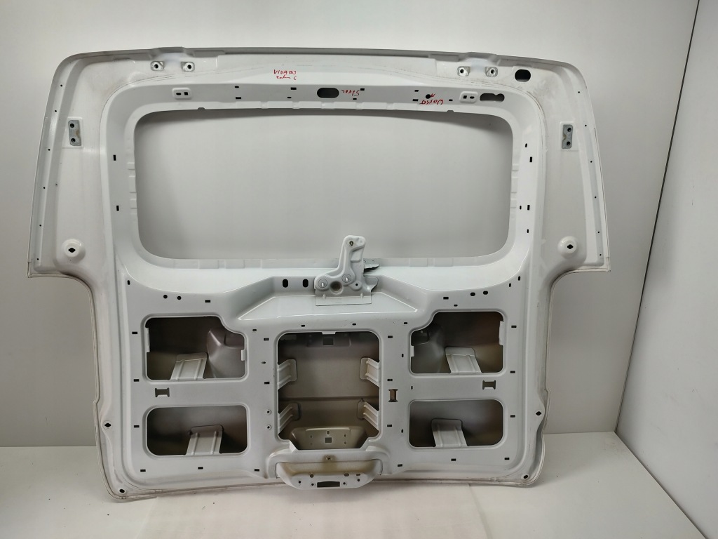 Крышка багажника задний opel vivaro c Цена