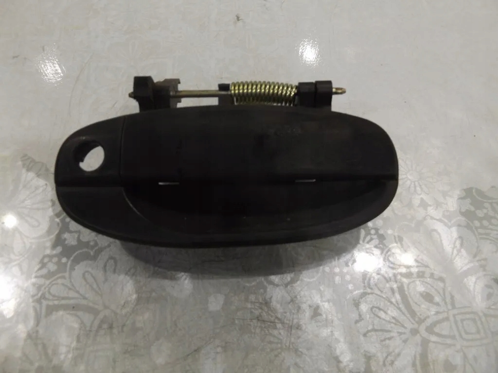 фото №1, Aveo t250 ручка правый перед красный