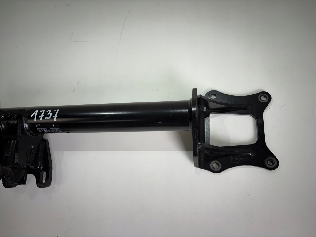 Hak буксирувальний tesla x 1027583-00-h в Україні