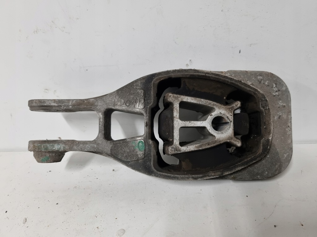 фото №1, Opel mokka кронштейн подушка кронштейн 95248684