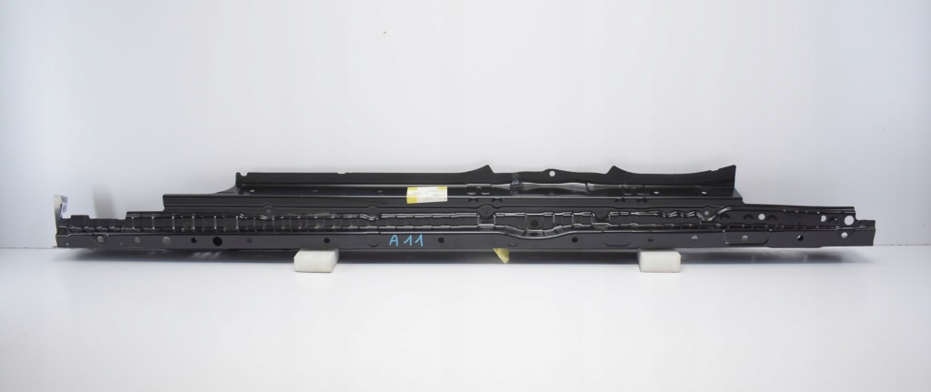 Купить Bmw 5 f10 f11 порог левое  обшивка оригинал  новая