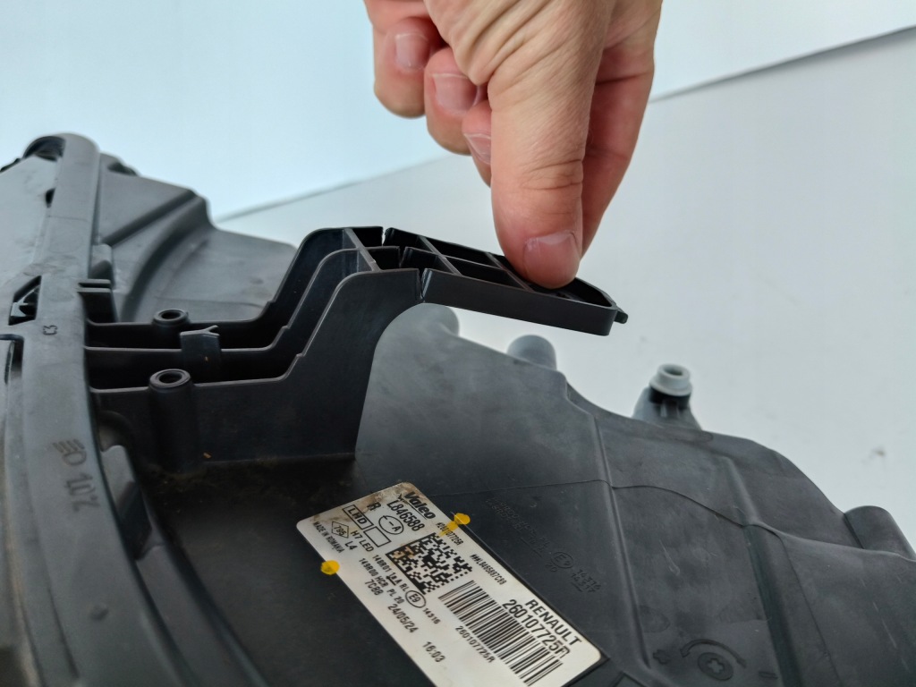 Лампа правая фара dacia duster iii 24- full led Оригинал