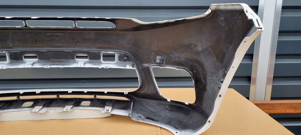 Grand cherokee wk2 рестайлинг  srt 18- бампер перед b143 Оригинал