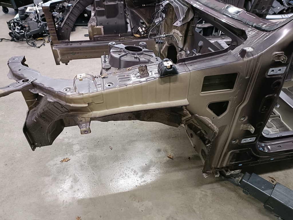 фото №1, Genesis gv70 чверть лонжерон перед ліва