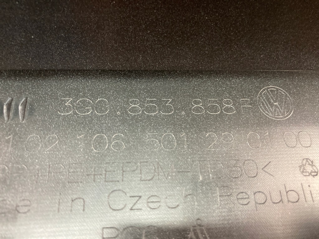 фото №9, Молдинг порог правая vw passat b8 3g0