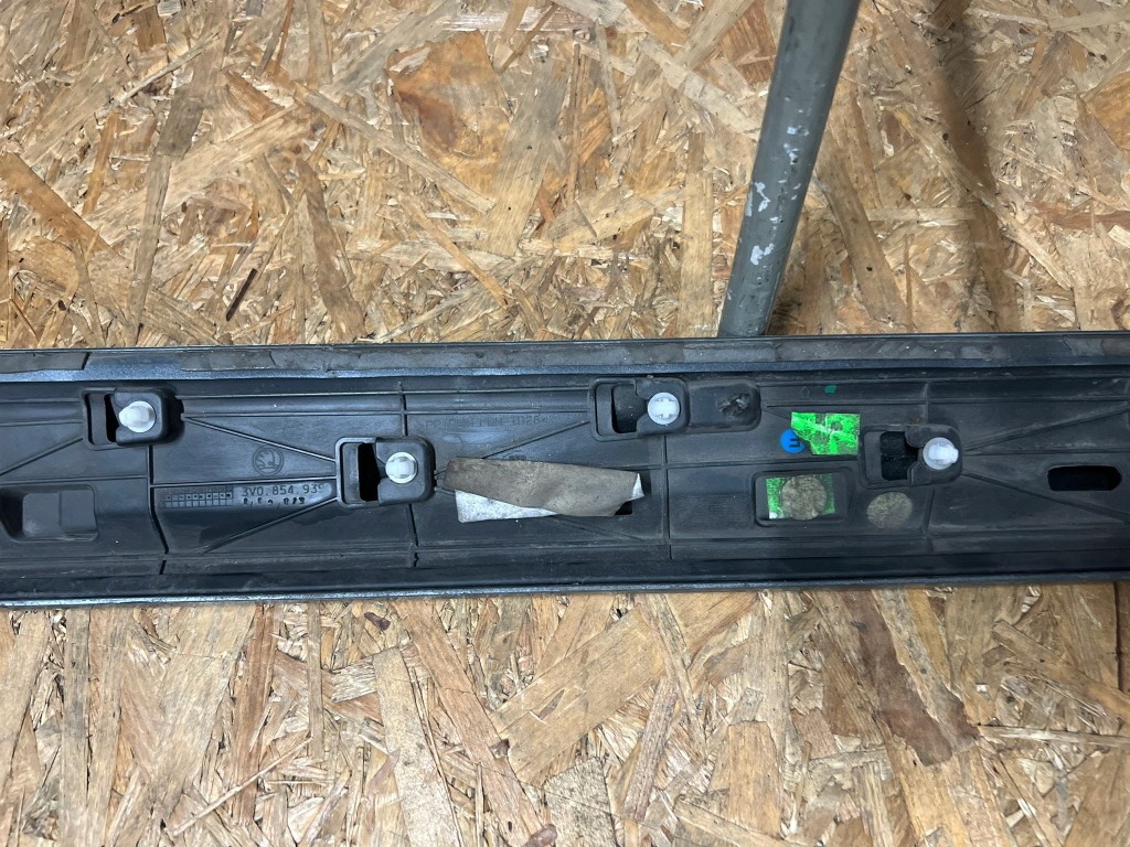 фото №10, Skoda superb iii 3 2015 - молдинг накладка дверь перед левый 3v0854939