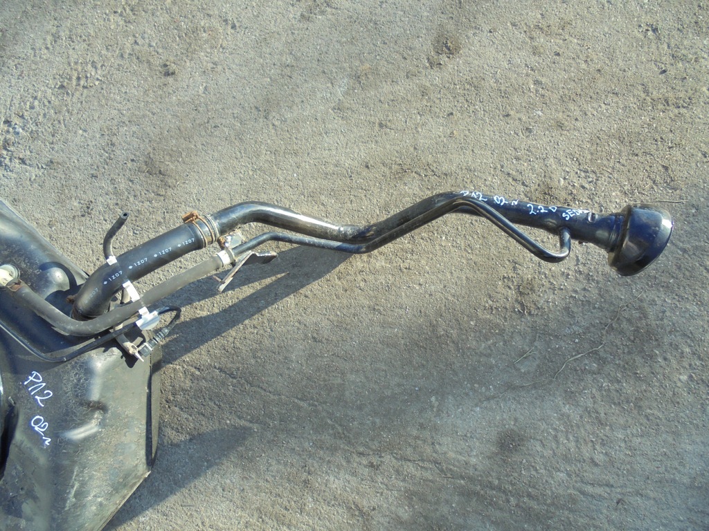 фото №1, Primera p12 2.2dci заливная горловина бака